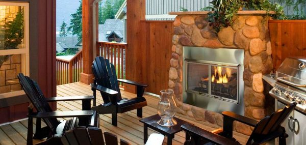 Quadra-Fire Outdoor Lifestyles Villa Gas Fireplace